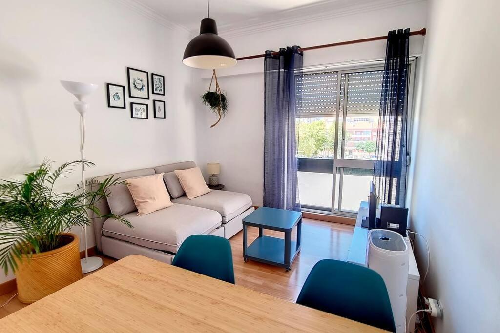 Cozy One Bedroom Apartment ลิสบอน ภายนอก รูปภาพ